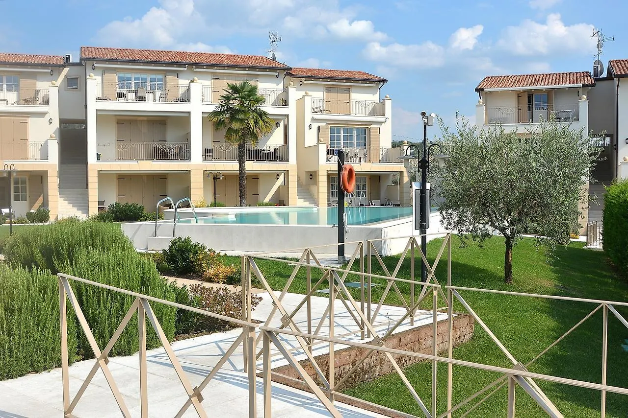 Residenza Corte Molini 0*, Garda (Verona) Itália