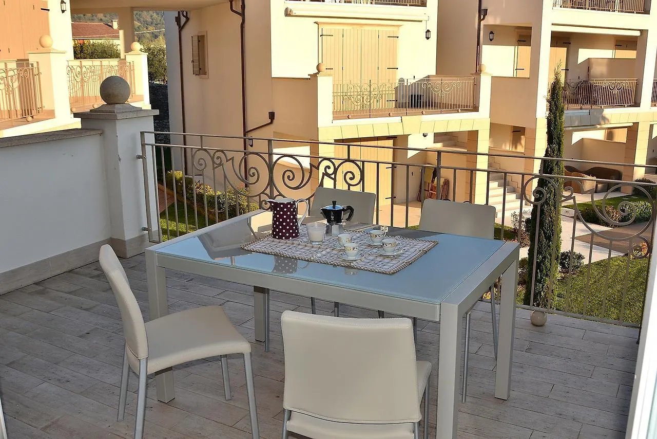 Residenza Corte Molini 0*, Garda (Verona) Itália